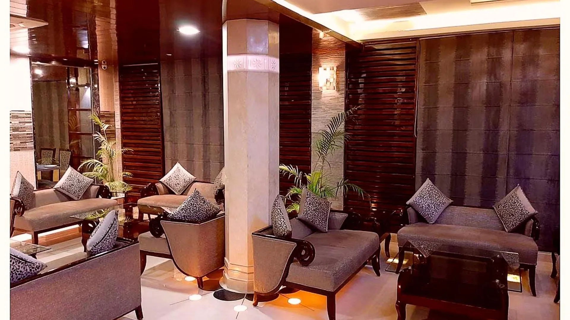 Hotel V J - International Palace Near Park - A Premium Hotel In Agra  Agra (Uttar Pradesh)